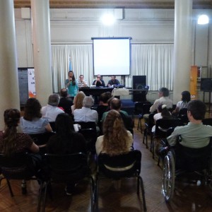 Auditorio tomada desde atrás.